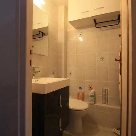 Apartment Avec Balcon, Vue Degagee Et Parking - Sejours De 3 Nuits Minimum La Bourboule